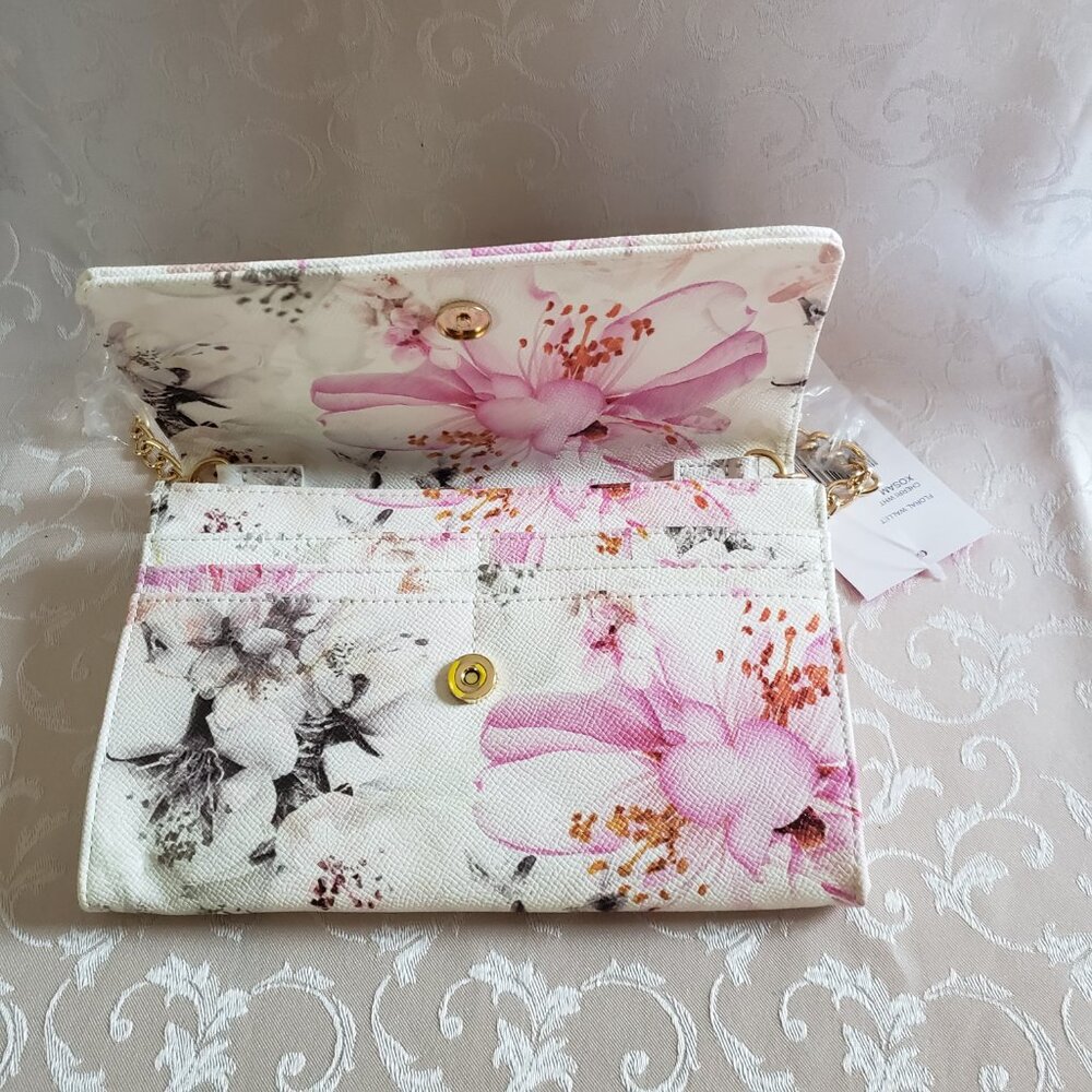 BETSEY JOHNSON Cherri Wht XOSAM floral shoulder crossbody bag - Picture 4 of 8